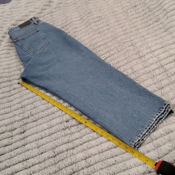 Medium wash hi-rise distressed Carmar jeans size 27 - Picture 10 of 10